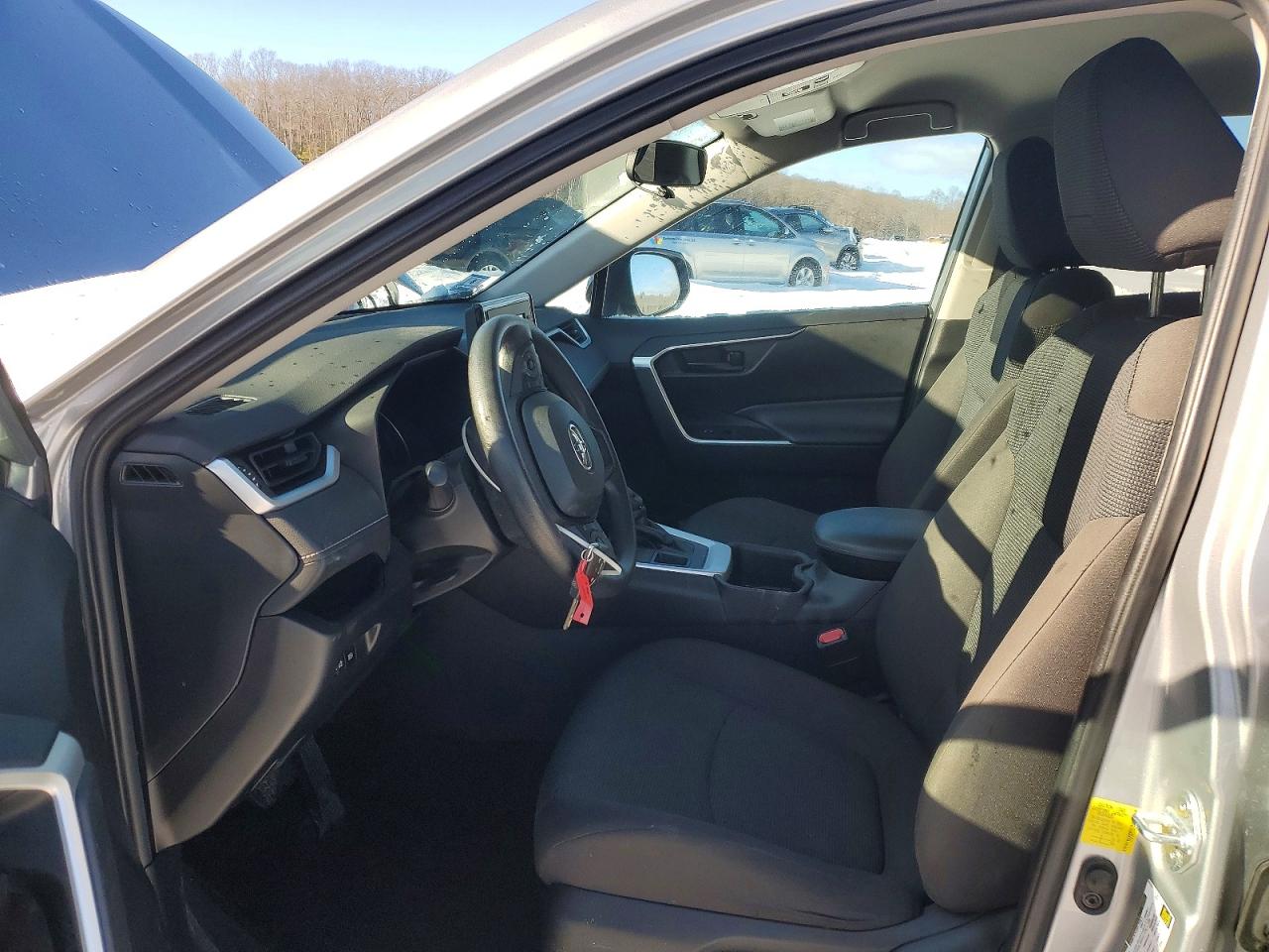 2022 TOYOTA RAV4 LE photo 7