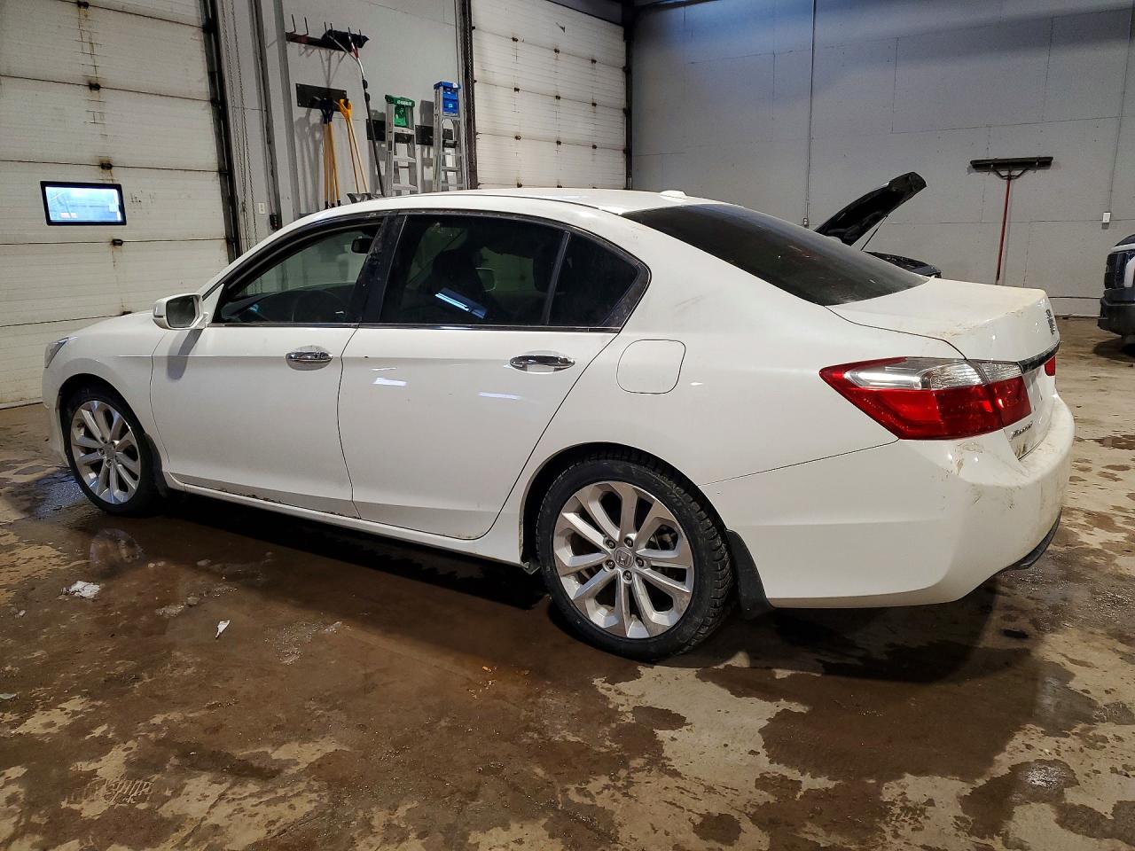 2015 HONDA ACCORD TOURING photo 2