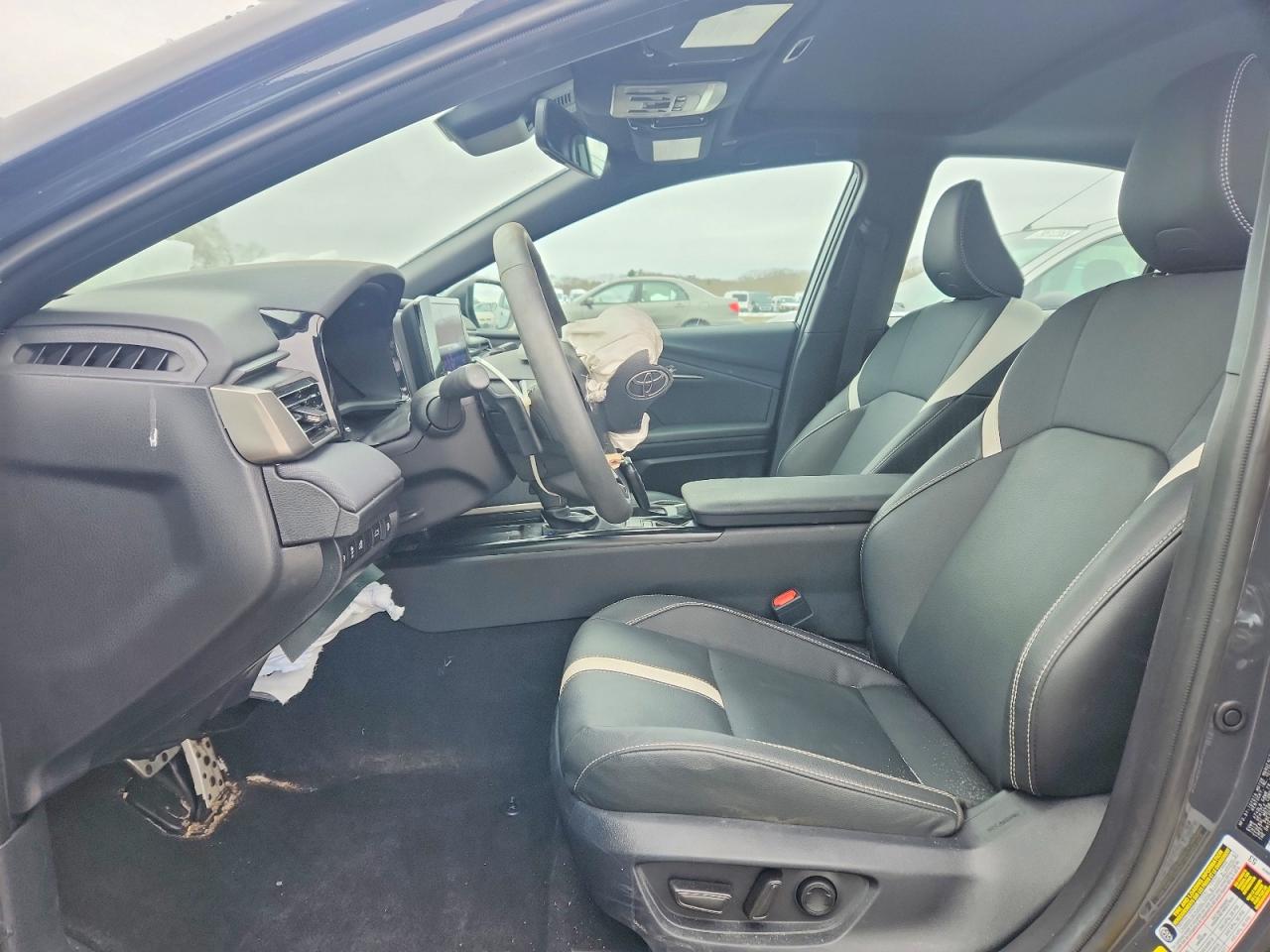2026 TOYOTA CAMRY SE photo 19