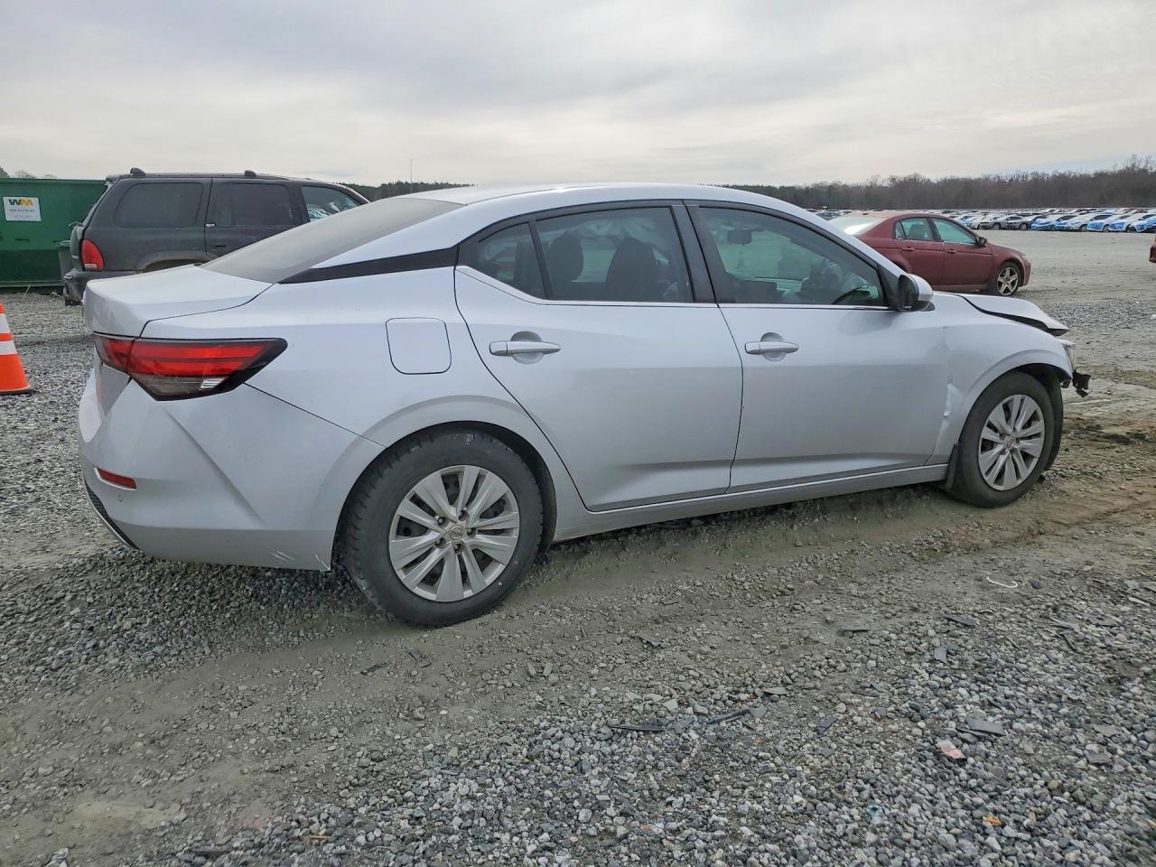 2022 NISSAN SENTRA photo 3