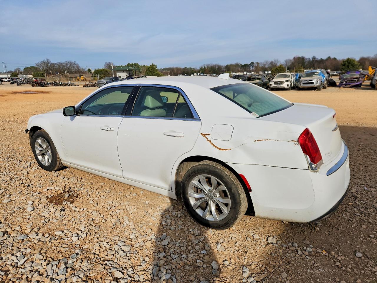 2016 CHRYSLER 300 LIMITED photo 4