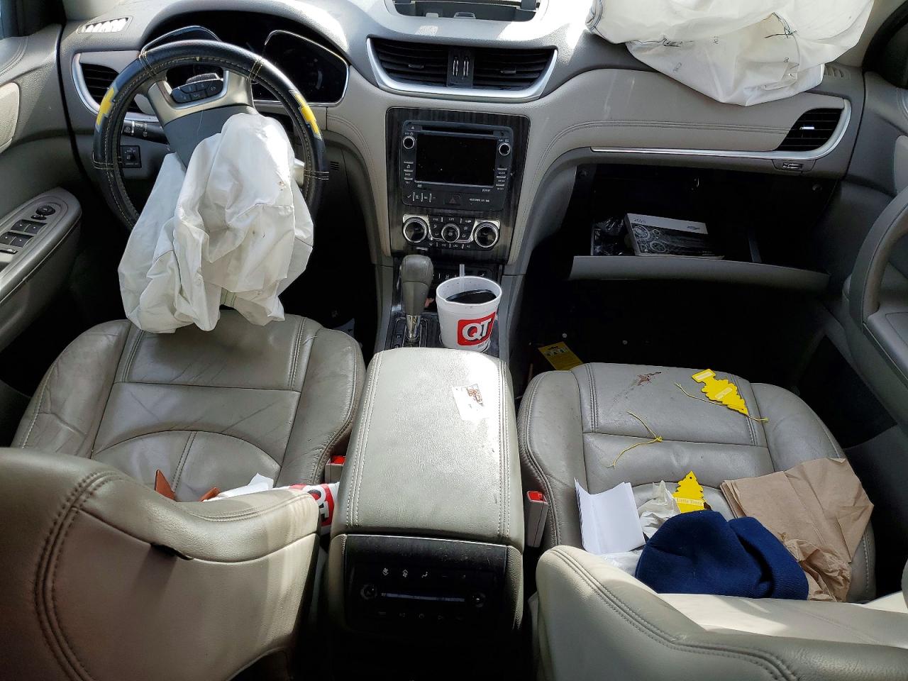 2014 CHEVROLET TRAVERSE LT photo 8