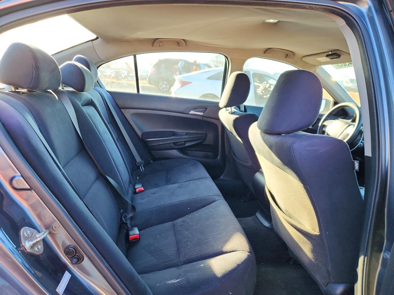 2012 HONDA ACCORD LX photo 28