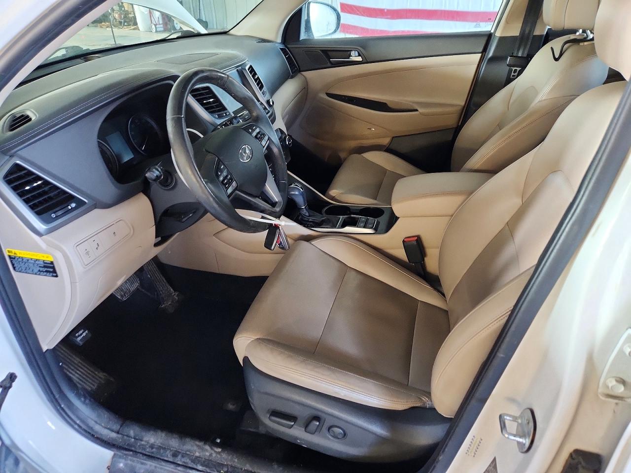 2017 HYUNDAI TUCSON SE PLUS photo 7
