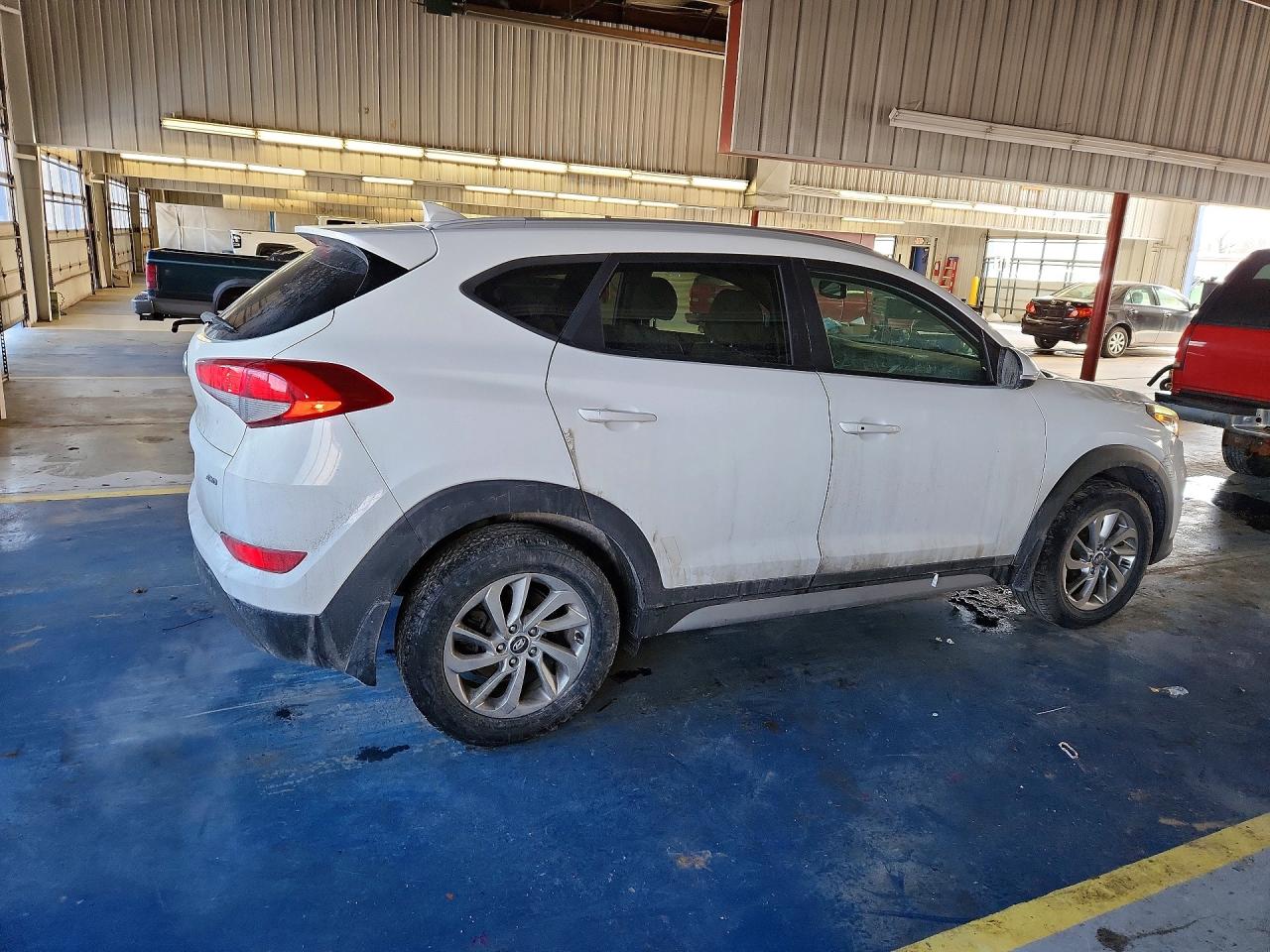 2017 HYUNDAI TUCSON SE PLUS photo 3