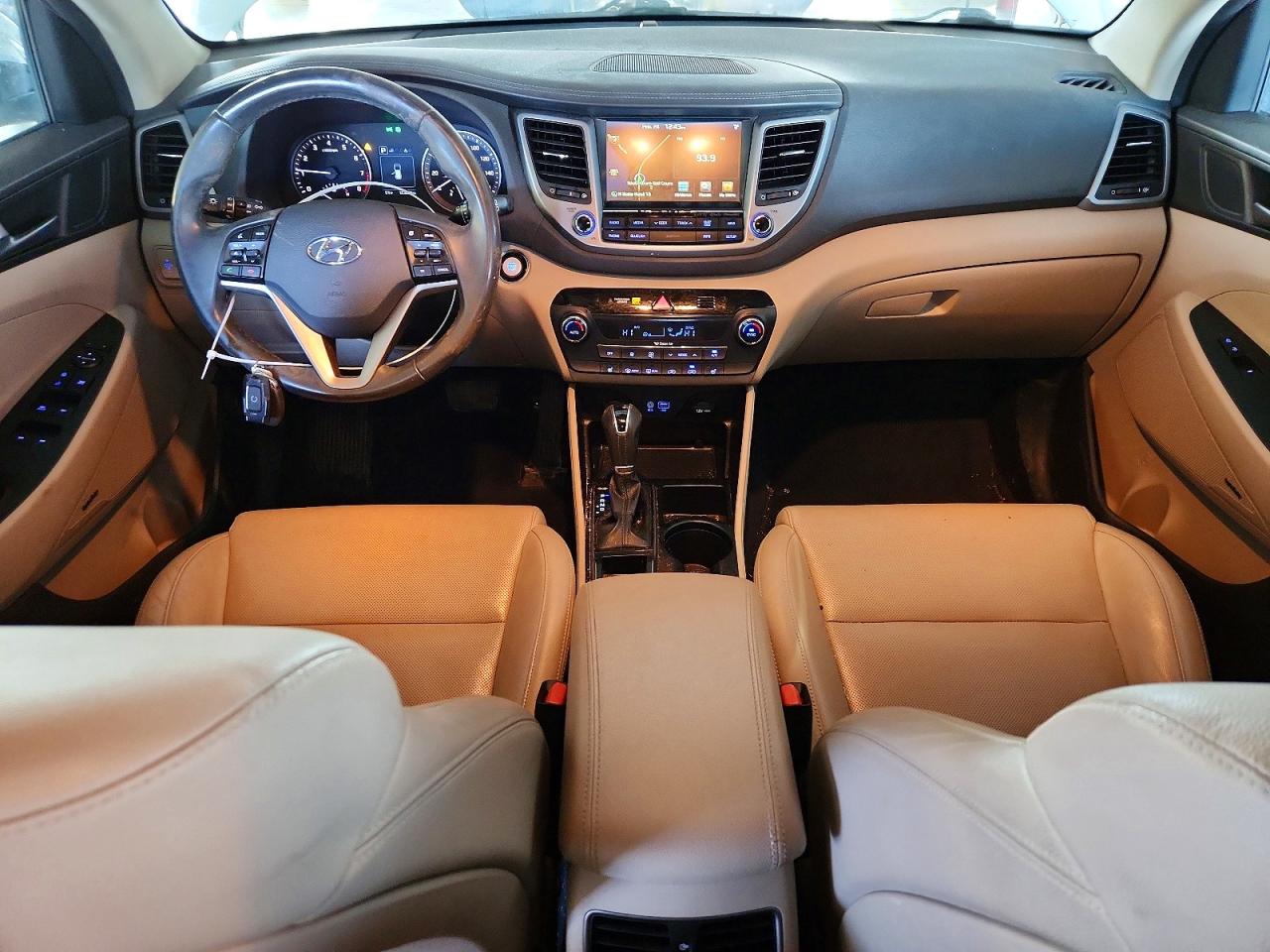 2017 HYUNDAI TUCSON SE PLUS photo 8