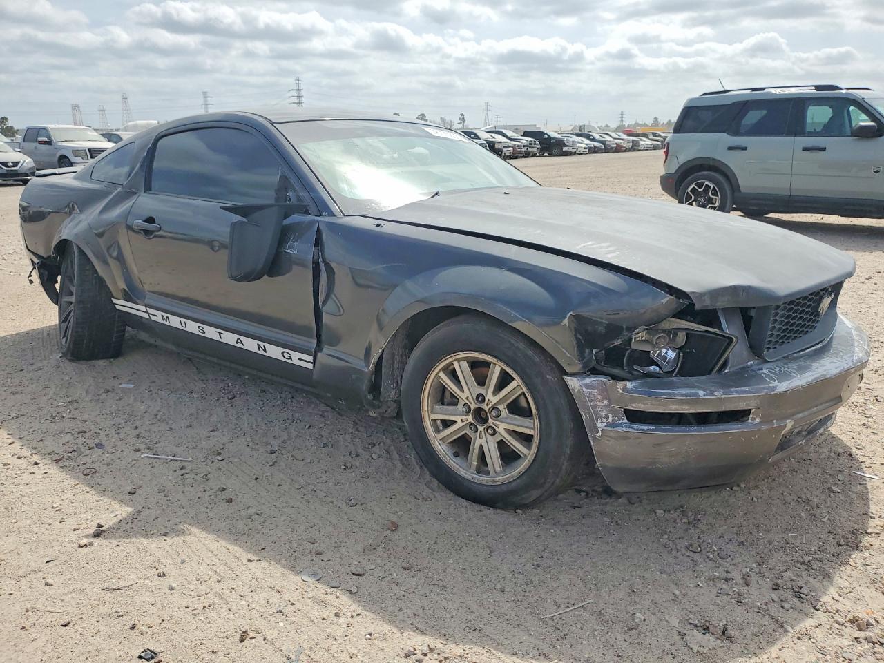 2007 FORD MUSTANG photo 4