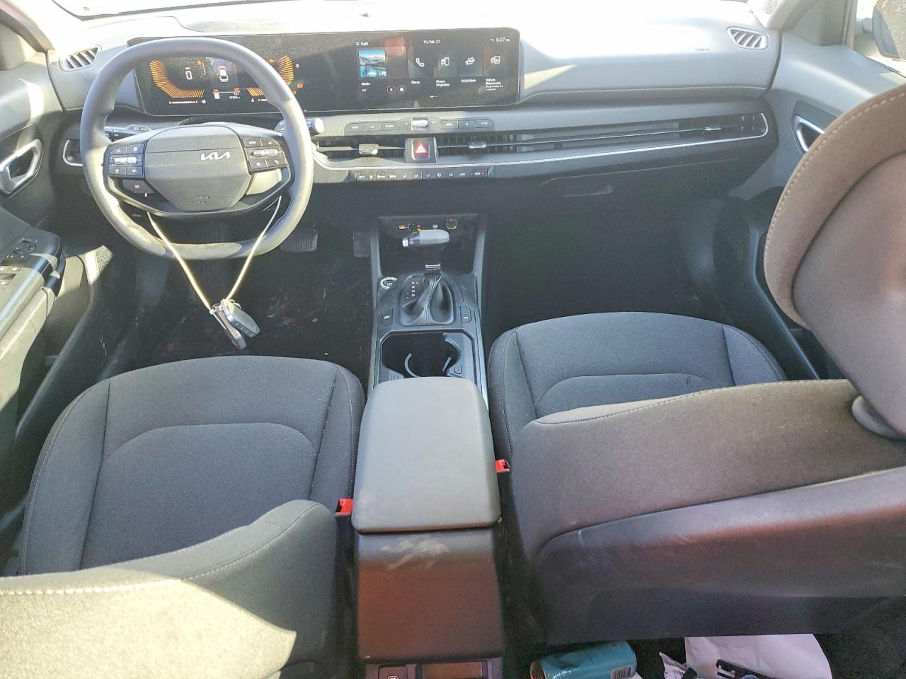 2025 KIA K4 LXS photo 8