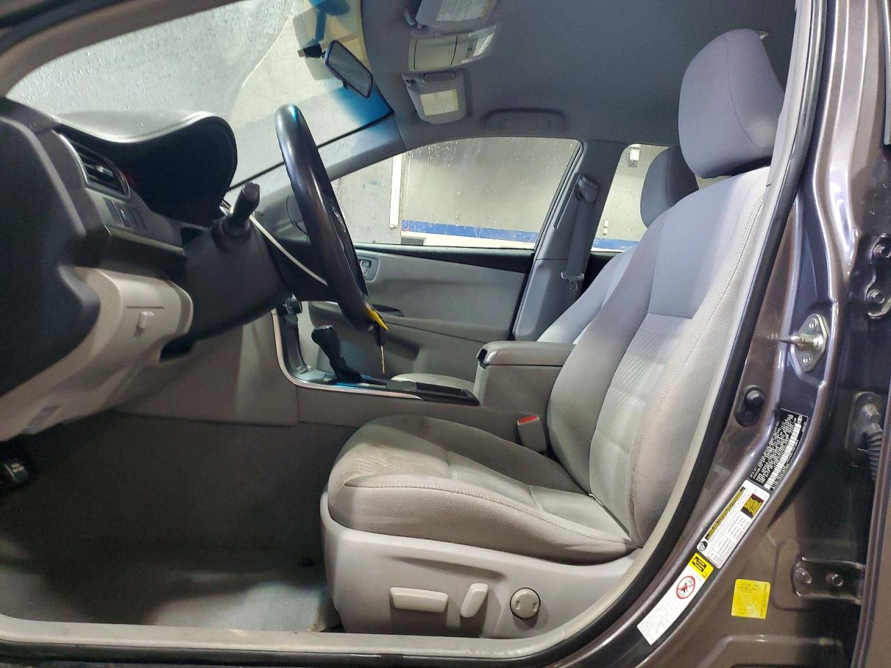 2015 TOYOTA CAMRY LE photo 7