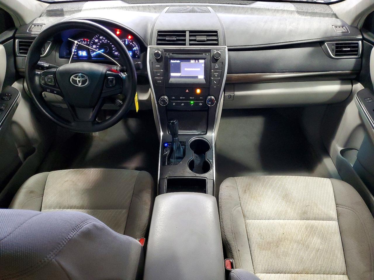 2015 TOYOTA CAMRY LE photo 8