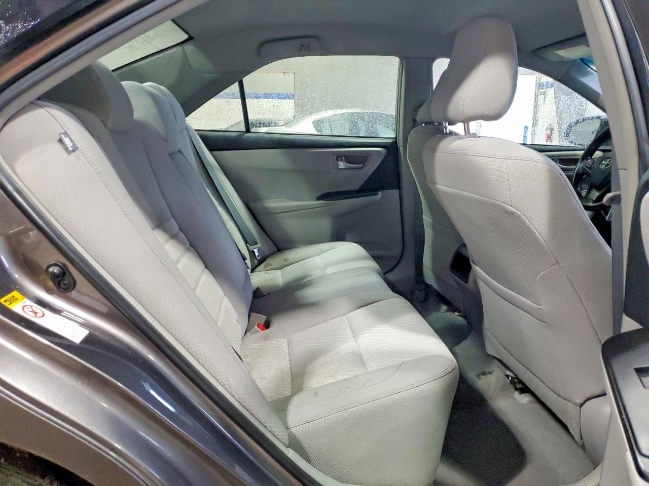 2015 TOYOTA CAMRY LE photo 10