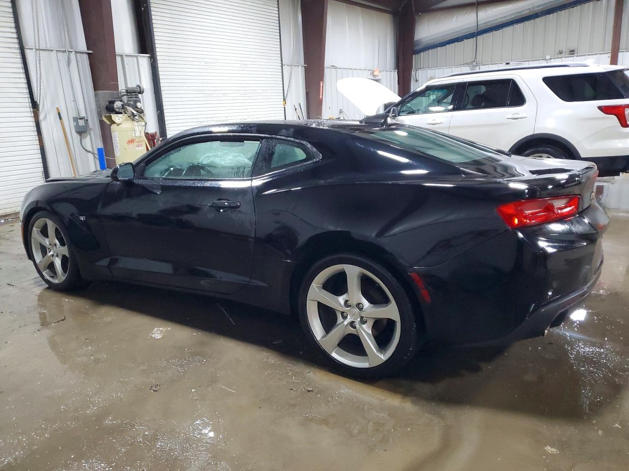 2016 CHEVROLET CAMARO LT photo 4