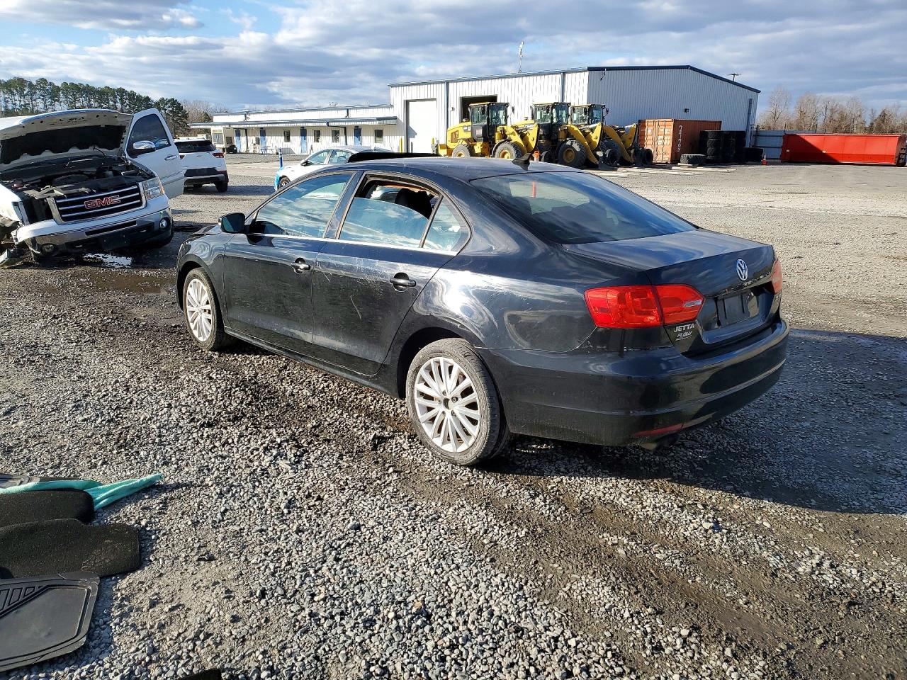 2011 VOLKSWAGEN JETTA SEL photo 2