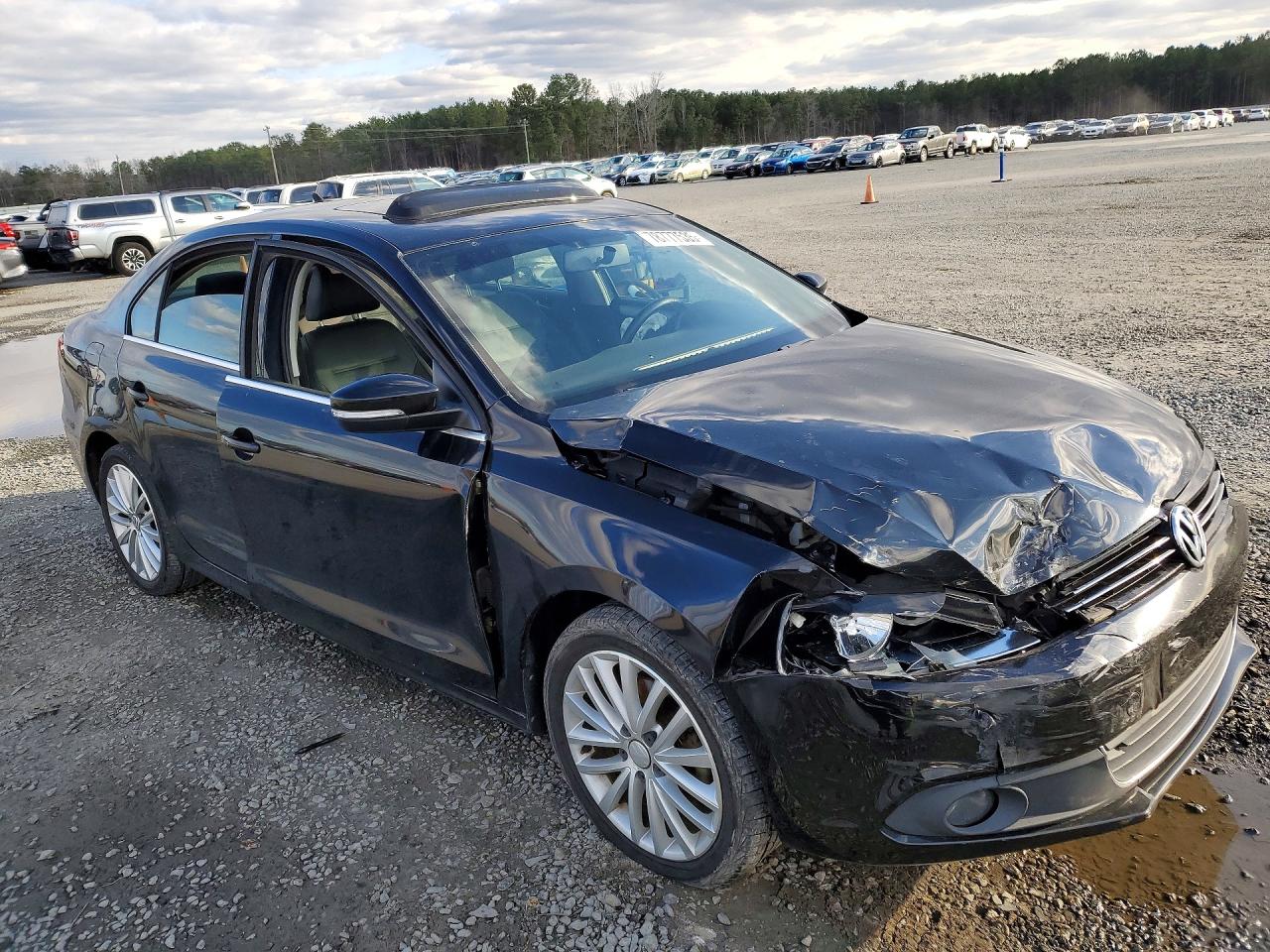 2011 VOLKSWAGEN JETTA SEL photo 4