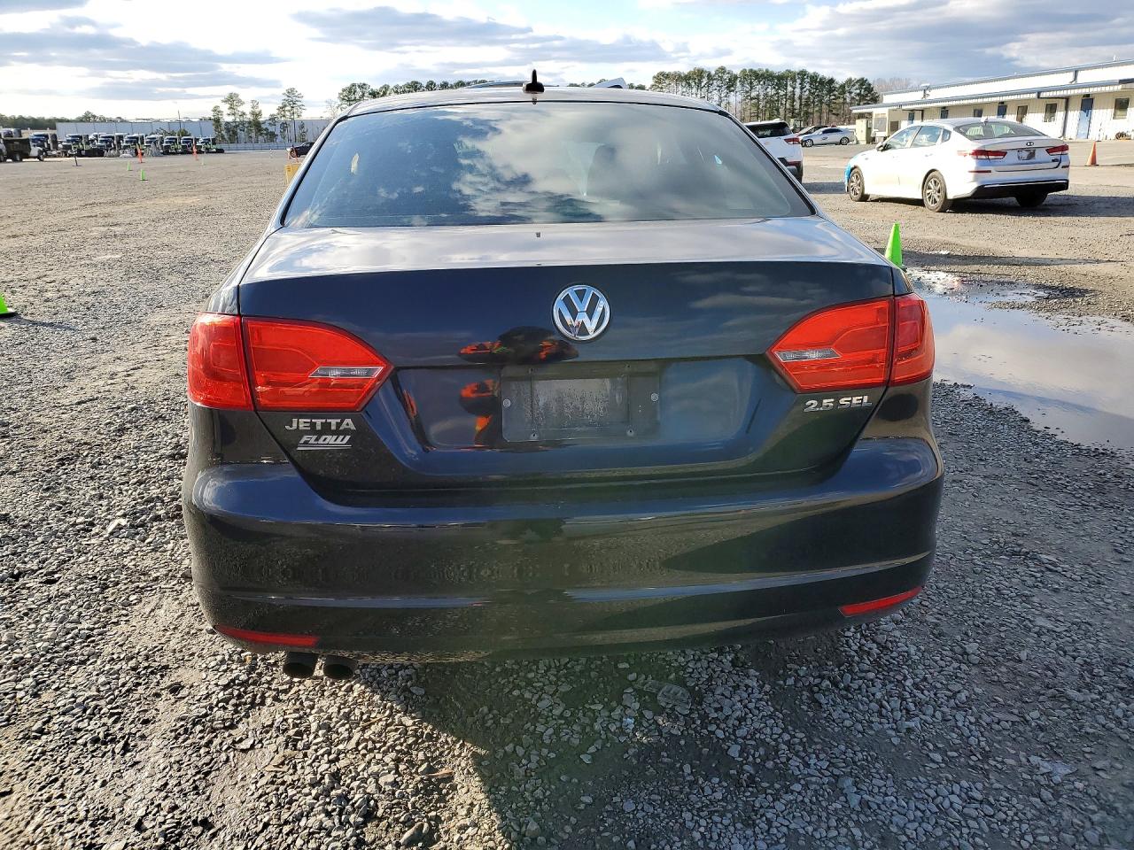2011 VOLKSWAGEN JETTA SEL photo 6