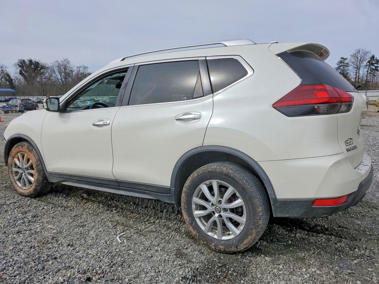2018 NISSAN ROGUE SV photo 2