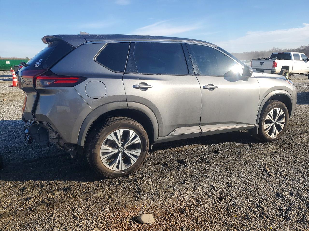 2021 NISSAN ROGUE SV photo 3