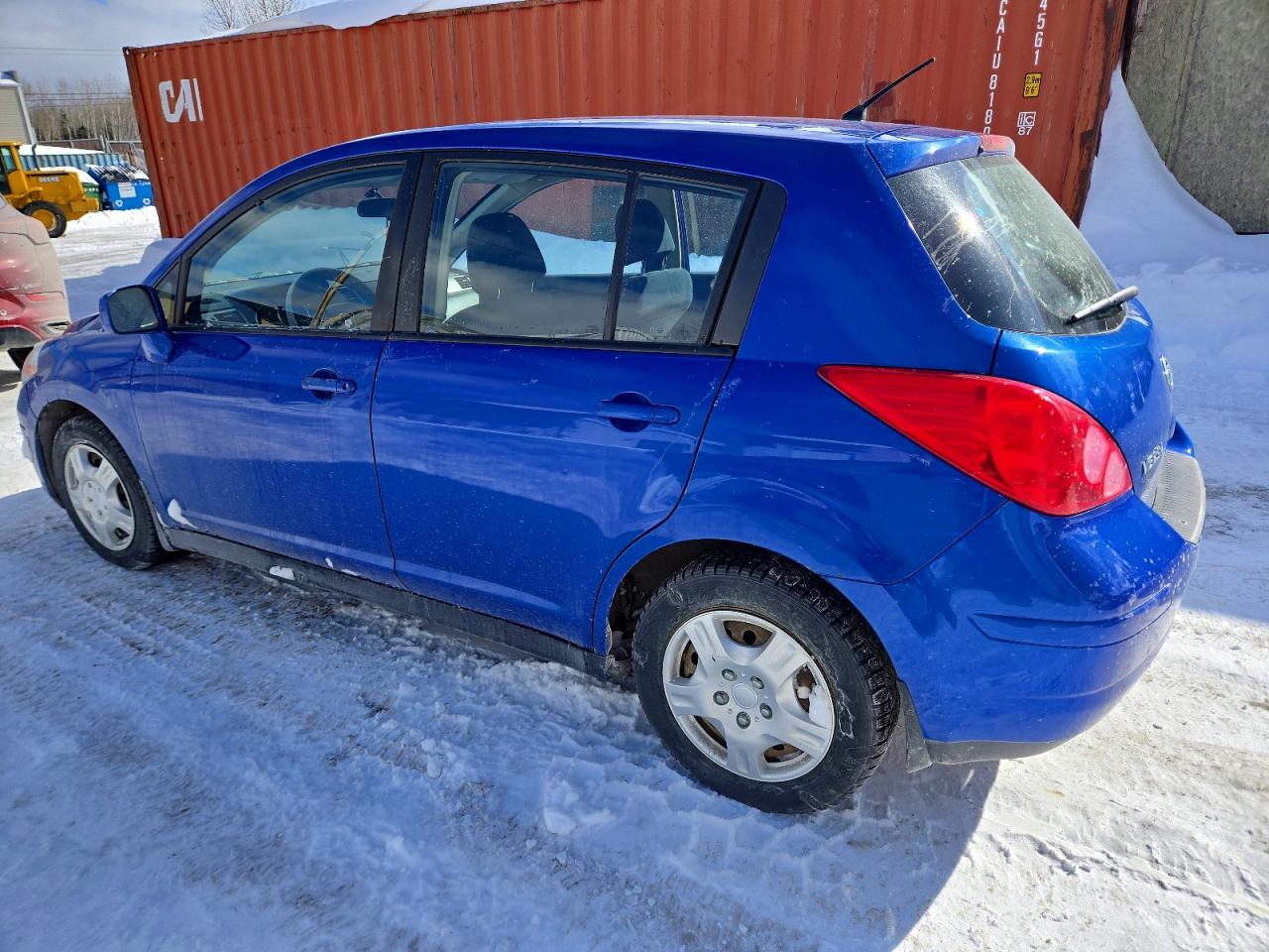 2011 NISSAN VERSA 1.8 S photo 2