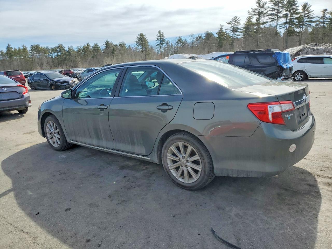 2012 TOYOTA CAMRY XLE V6 photo 2