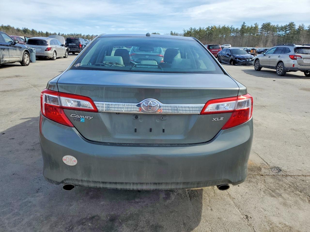 2012 TOYOTA CAMRY XLE V6 photo 6