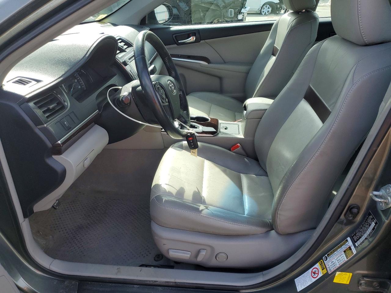 2012 TOYOTA CAMRY XLE V6 photo 7