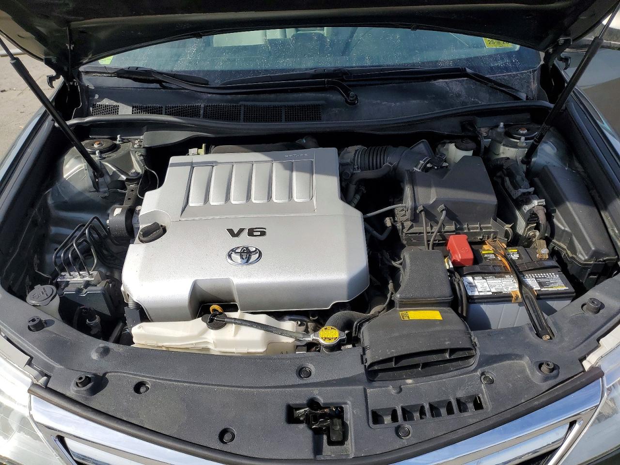 2012 TOYOTA CAMRY XLE V6 photo 11