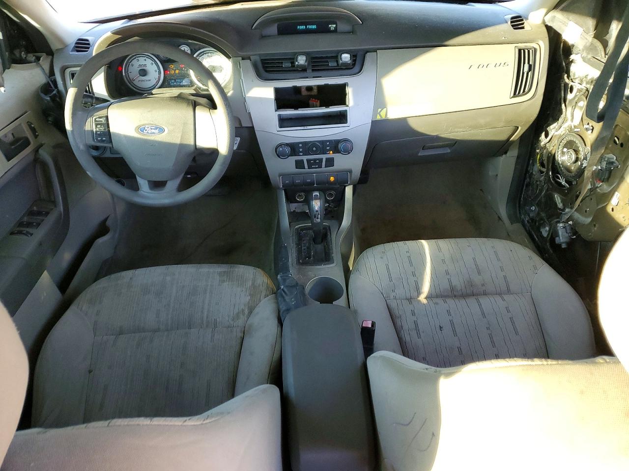 2009 FORD FOCUS SE photo 15