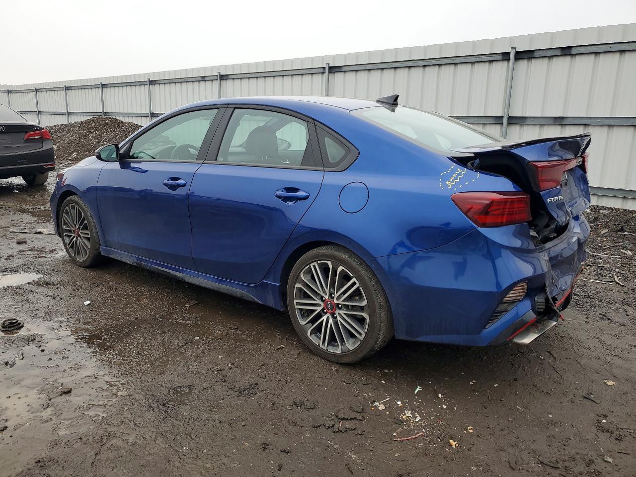 2024 KIA FORTE GT photo 2