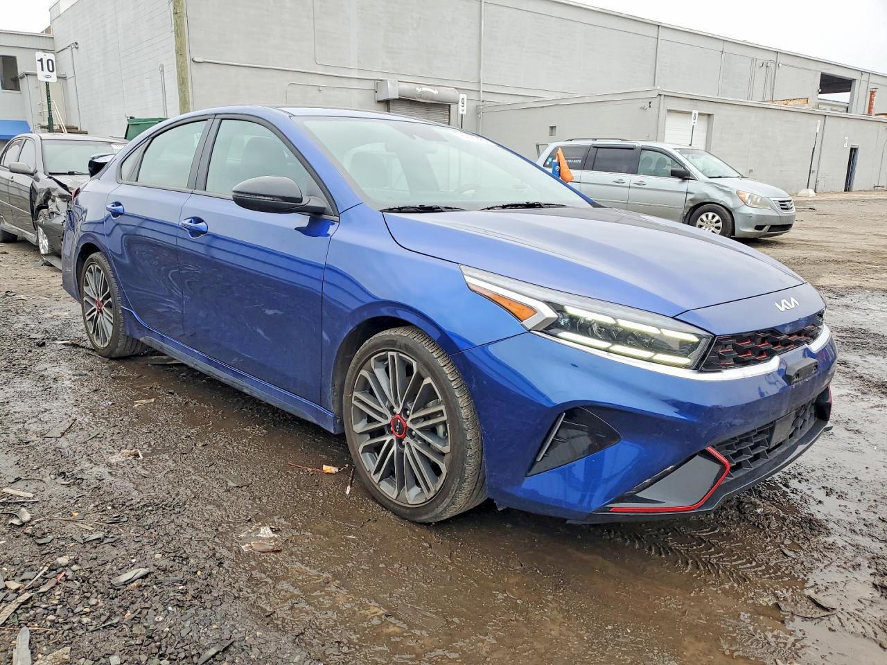 2024 KIA FORTE GT photo 4