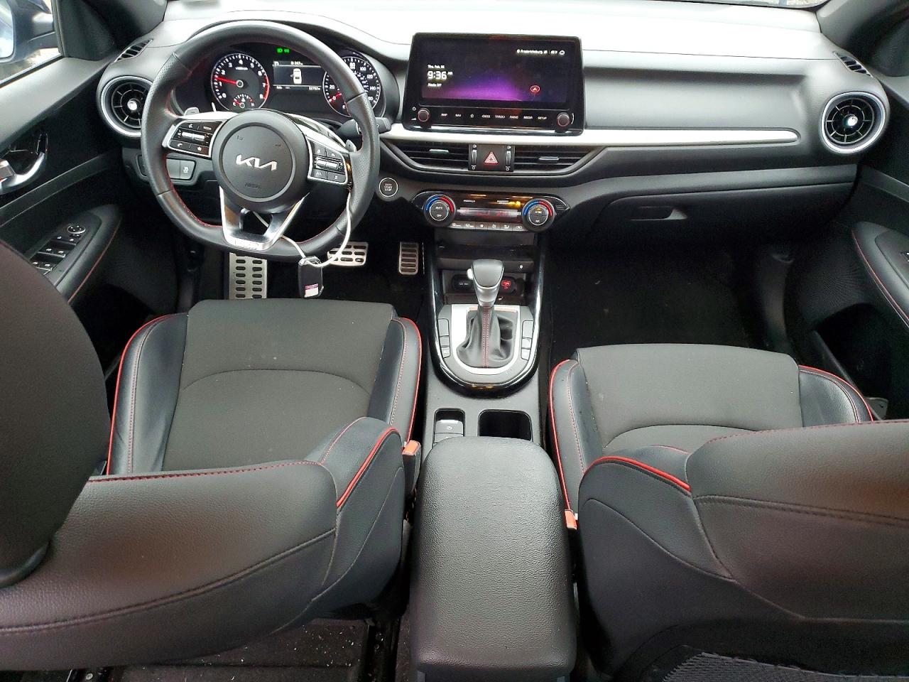2024 KIA FORTE GT photo 8