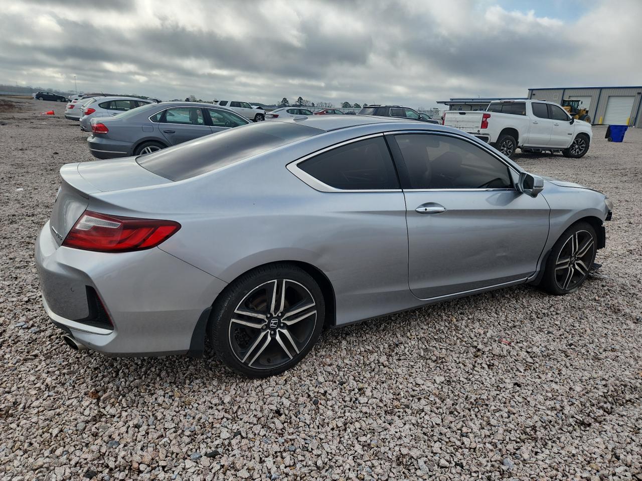 2017 HONDA ACCORD TOURING photo 5