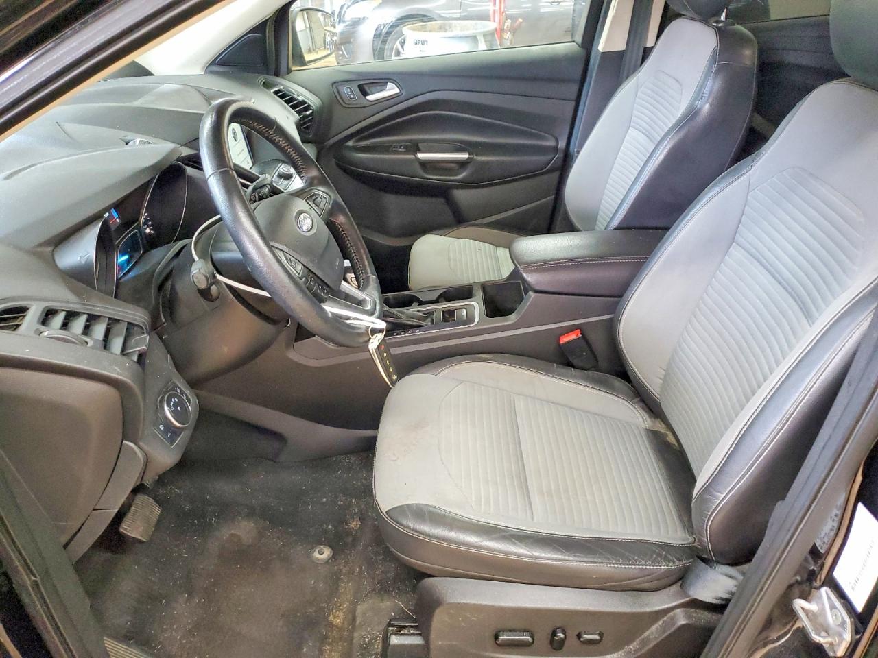 2019 FORD ESCAPE SE photo 13