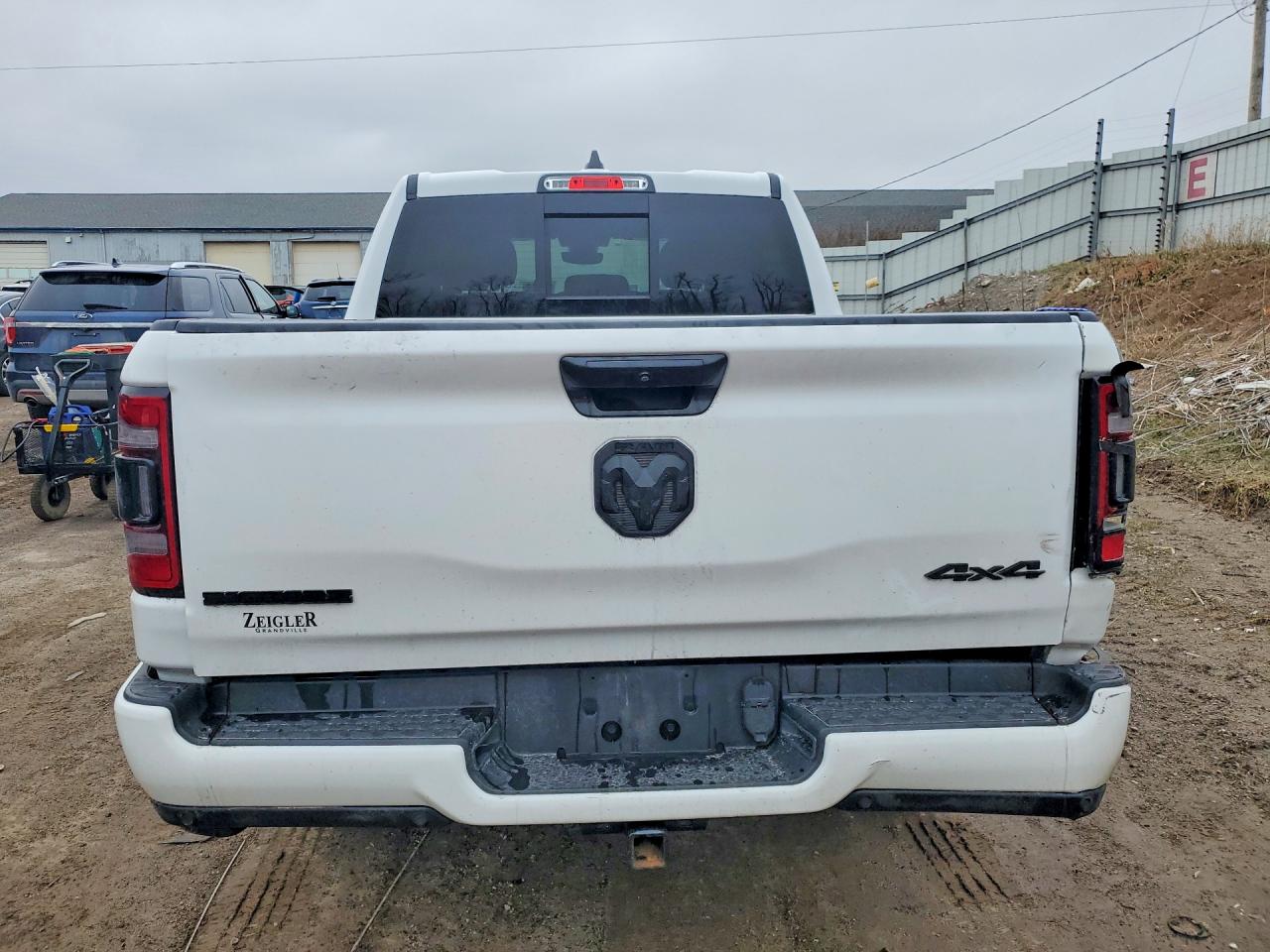 2023 RAM 1500 BIG HORN photo 16