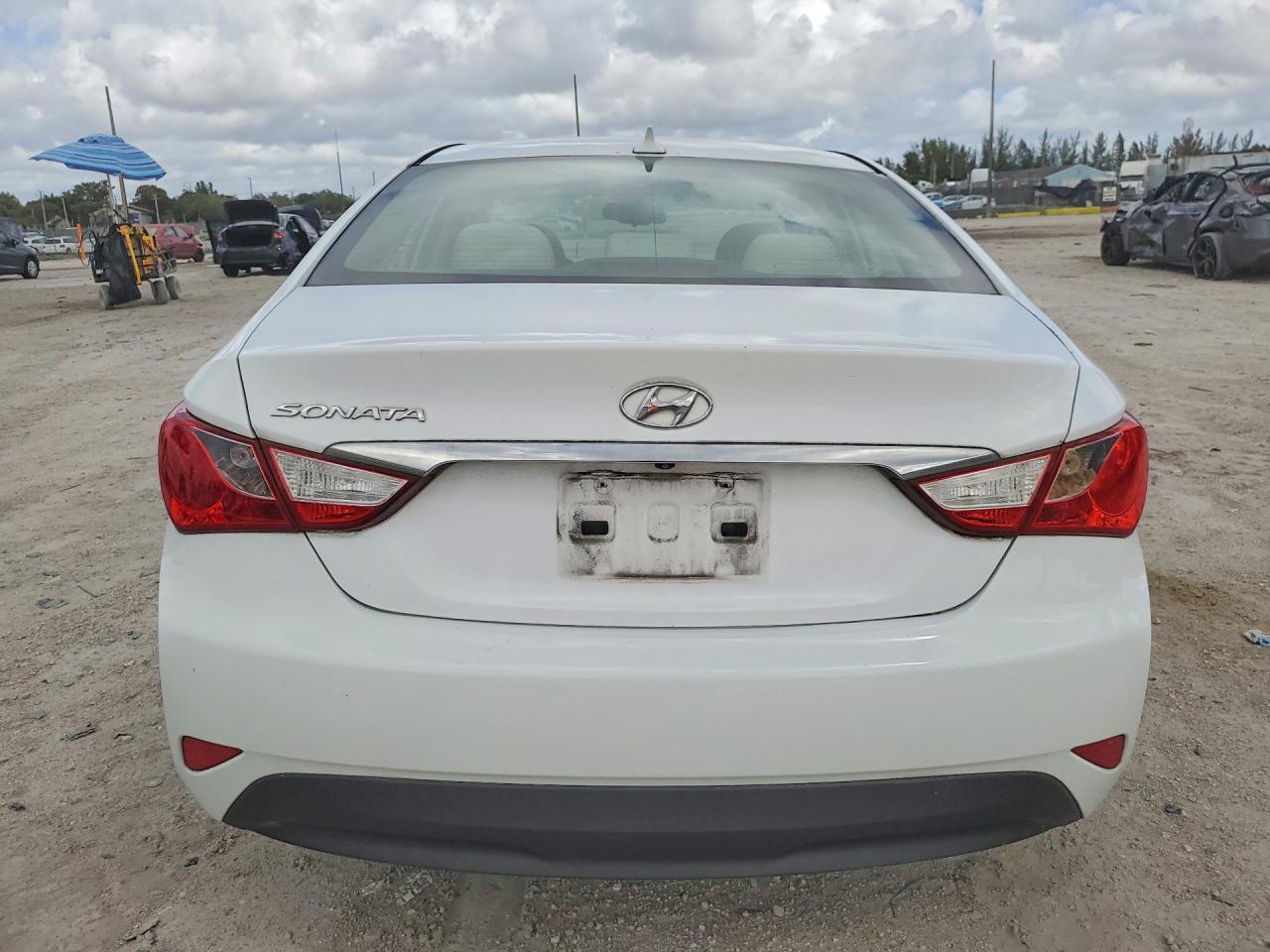 2014 HYUNDAI SONATA GLS photo 11