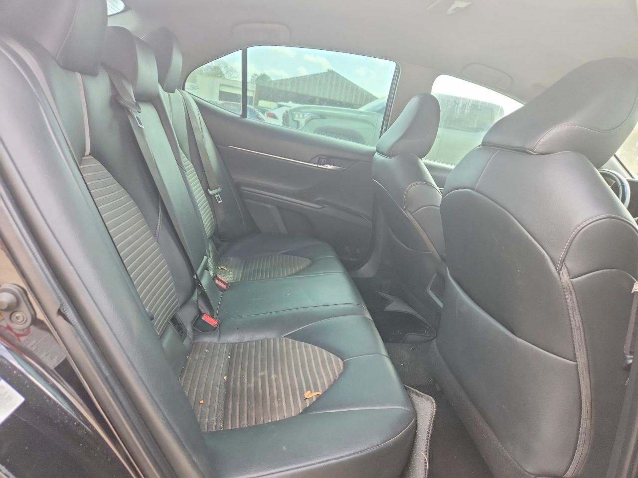 2019 TOYOTA CAMRY SE photo 19