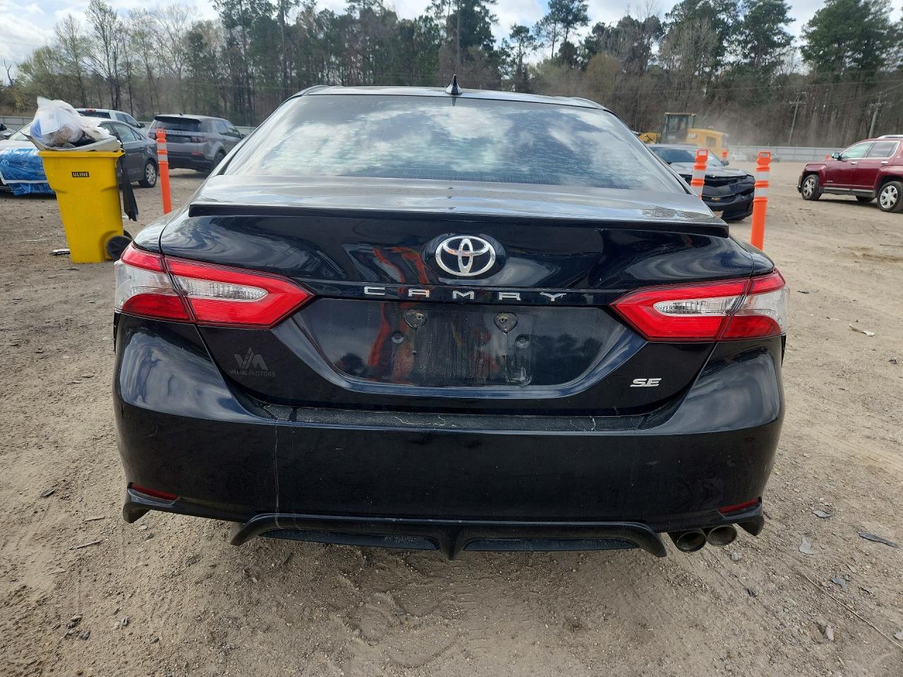 2019 TOYOTA CAMRY SE photo 11