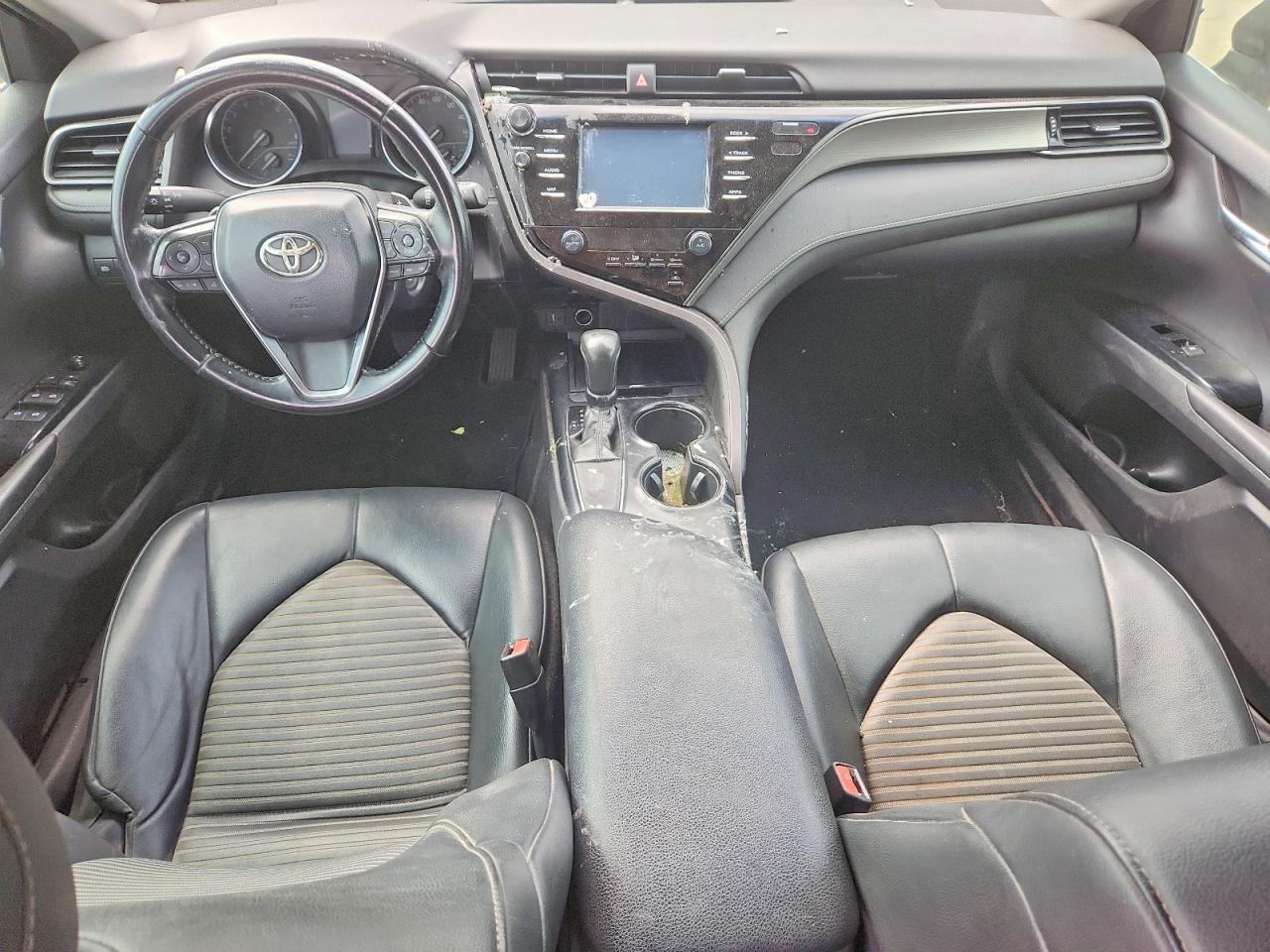 2019 TOYOTA CAMRY SE photo 15