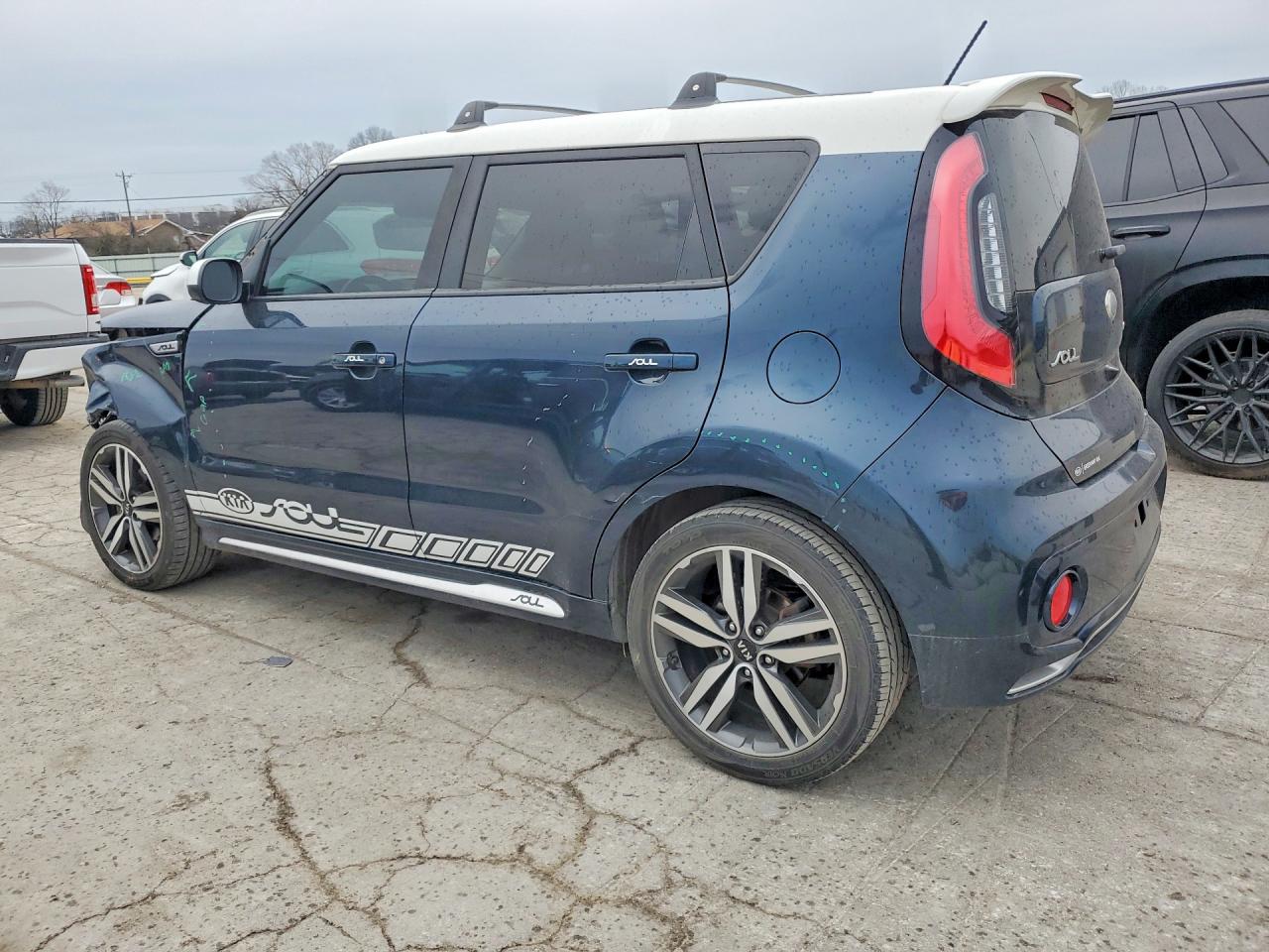 2018 KIA SOUL + photo 2