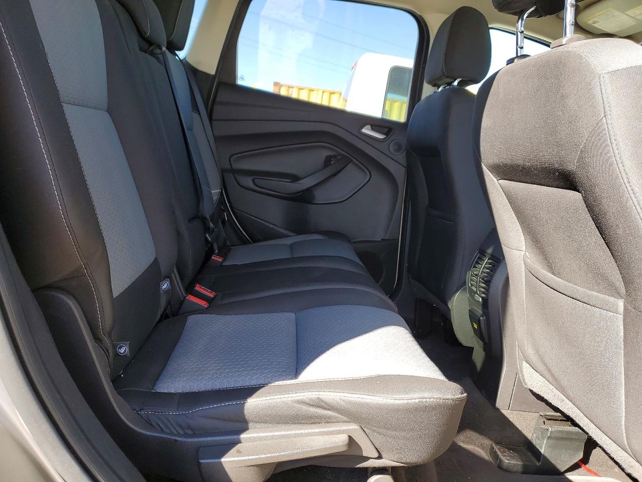 2017 FORD ESCAPE SE photo 11