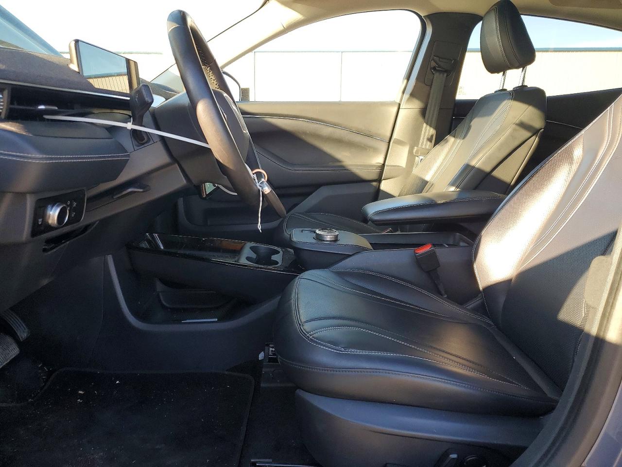 2021 FORD MUSTANG MACH-E PREMIUM photo 19