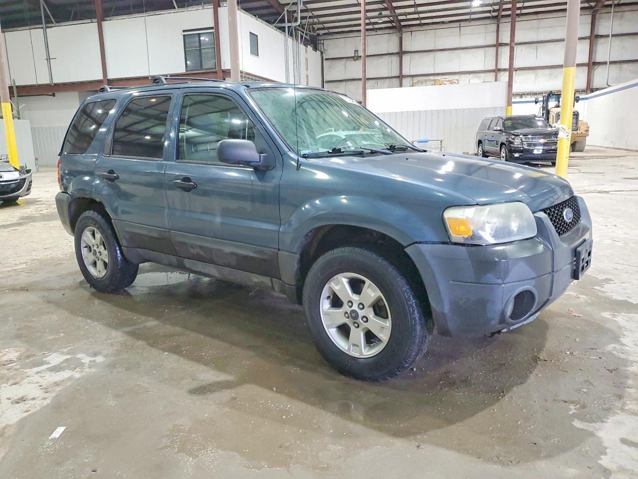 2005 FORD ESCAPE XLT photo 4