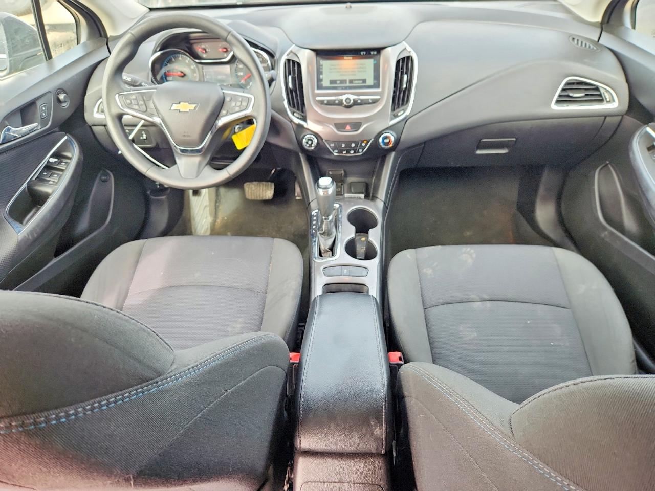 2017 CHEVROLET CRUZE LT photo 8