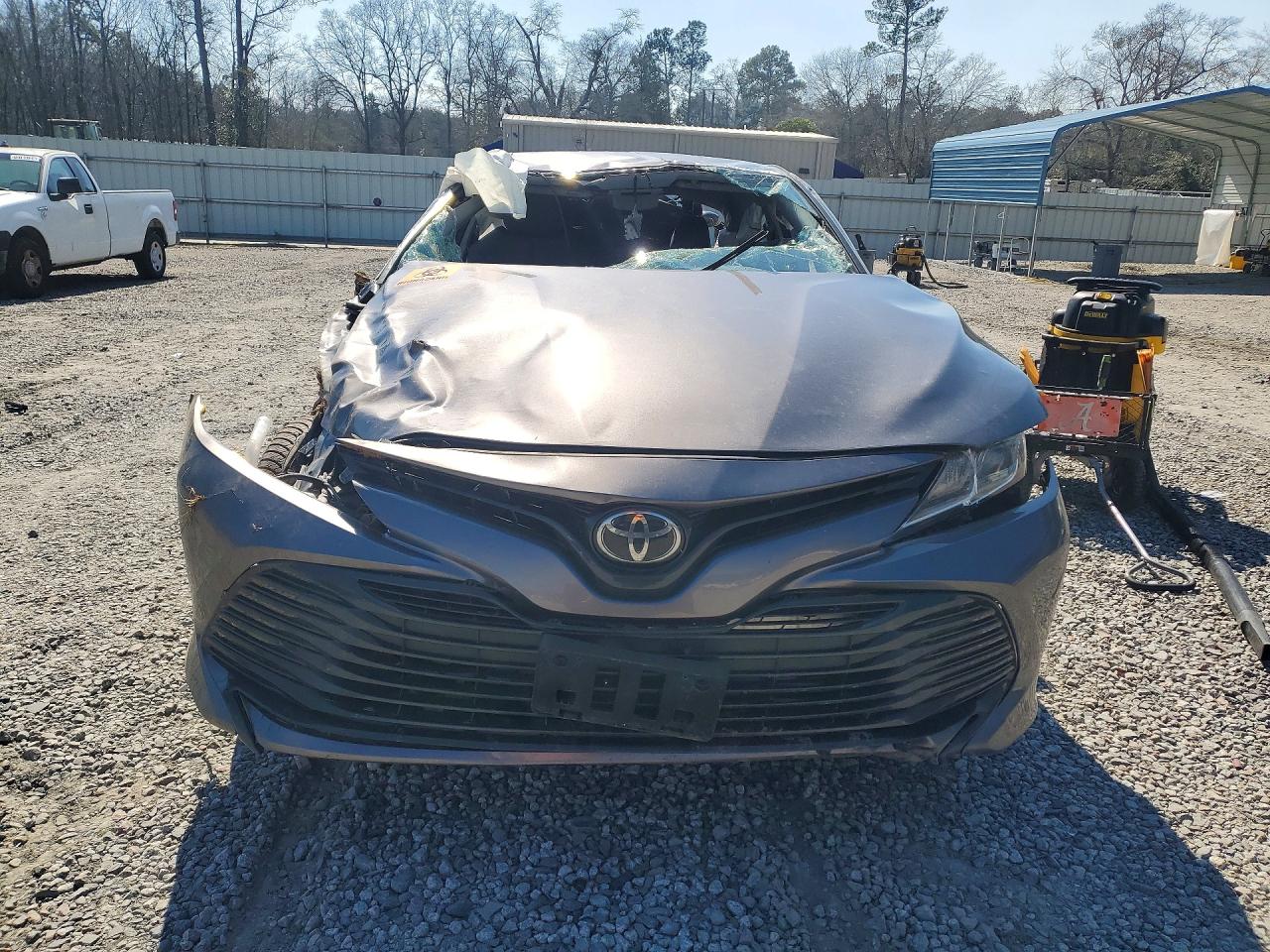 2020 TOYOTA CAMRY L photo 9