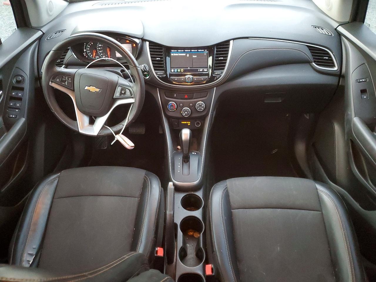 2018 CHEVROLET TRAX 1LT photo 8