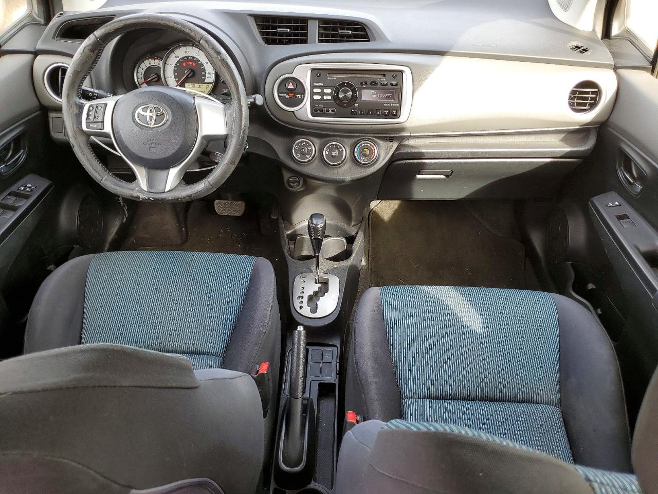 2014 TOYOTA YARIS photo 15