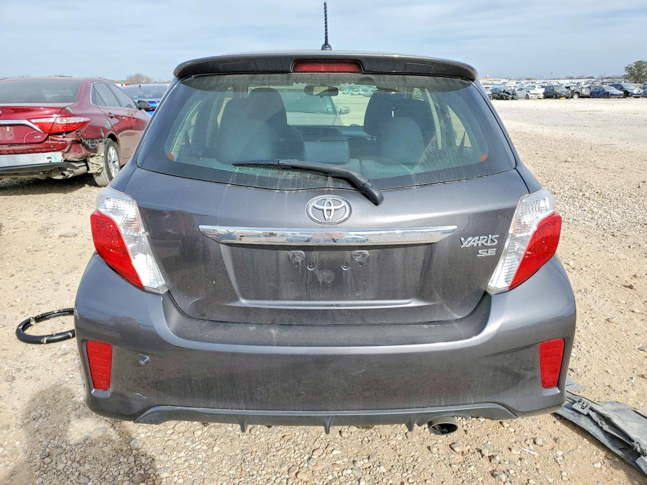 2014 TOYOTA YARIS photo 11