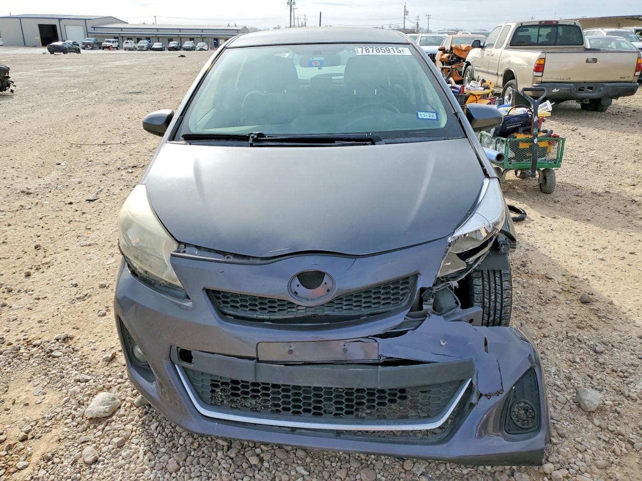 2014 TOYOTA YARIS photo 9