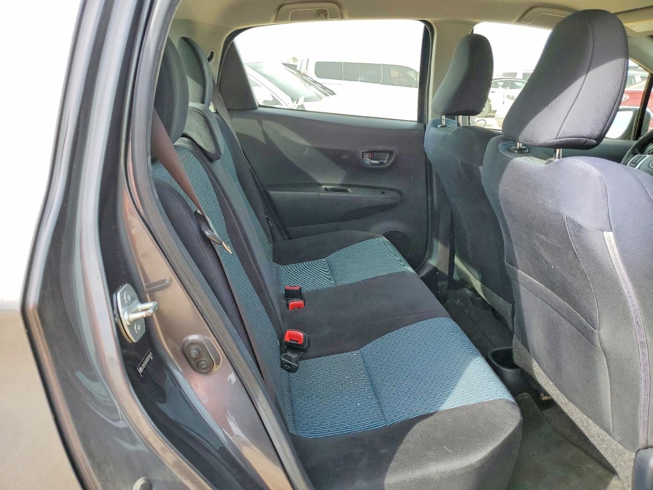 2014 TOYOTA YARIS photo 19