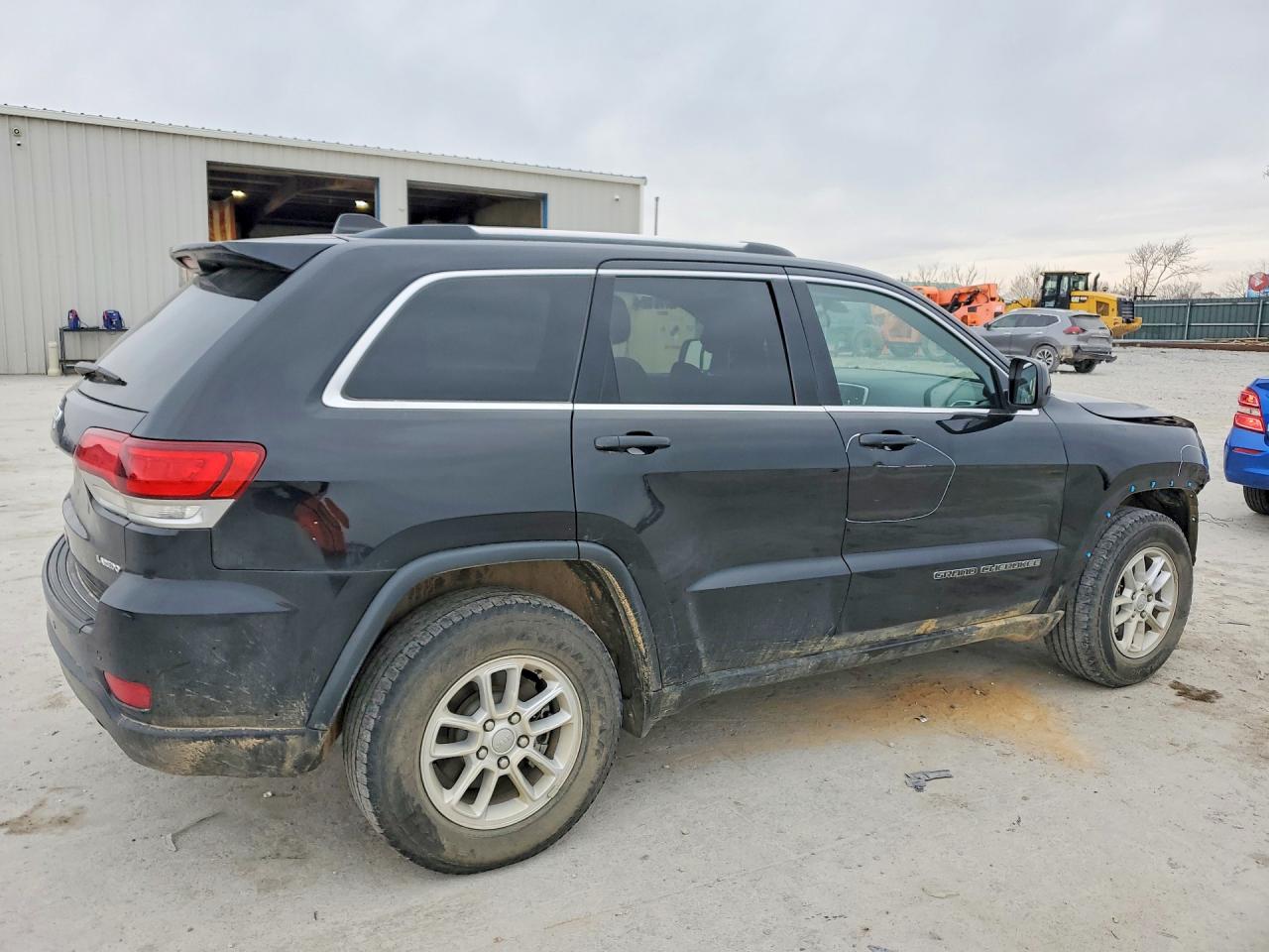 2020 JEEP GRAND CHEROKEE LAREDO photo 5