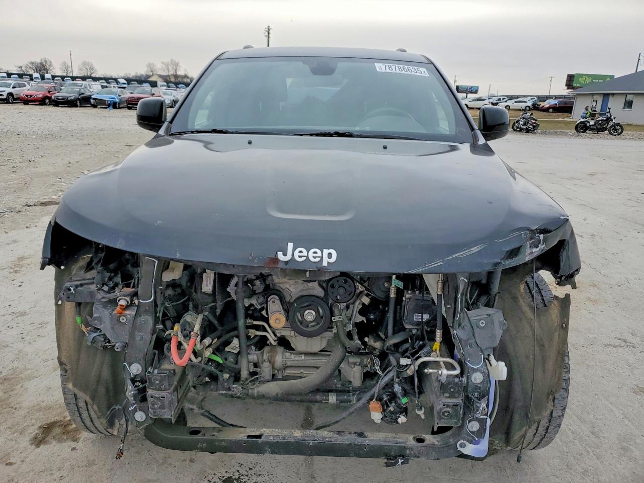 2020 JEEP GRAND CHEROKEE LAREDO photo 9